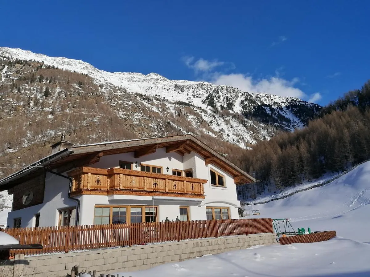 Landhaus Alpenjager Apartment Soelden